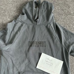 Taylor Swift Eras Tour Blue Sweatshirt U.S. Dates Size Medium